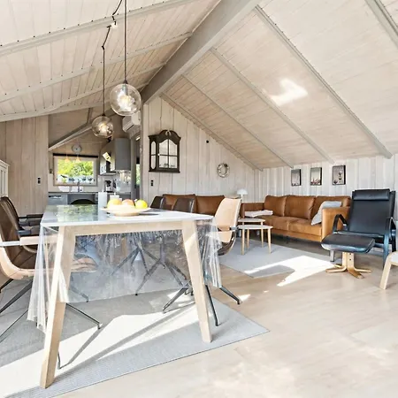 Сasa de vacaciones Algut - 75m From The Sea By Interhome Mommark
